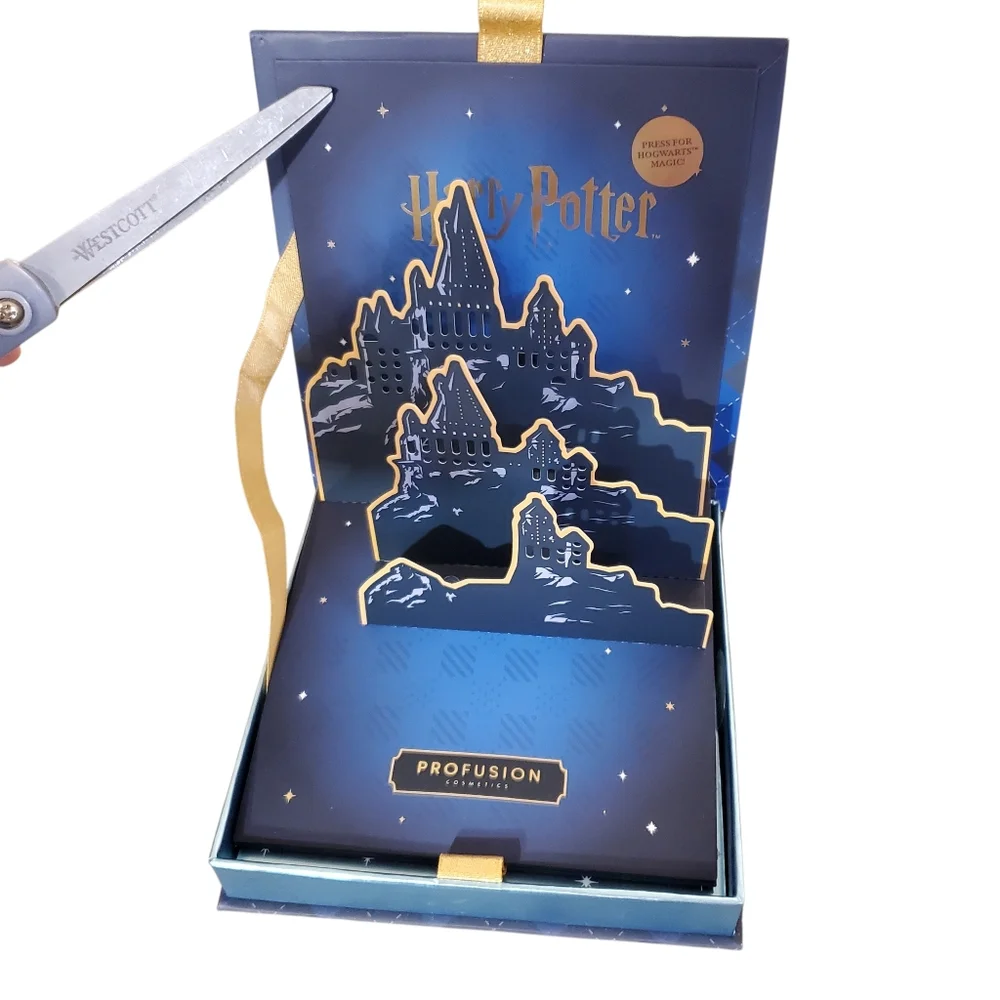 Profusion Cosmetics Harry Potter Holiday Christmas at Hogwarts 16 Shade Palette‎